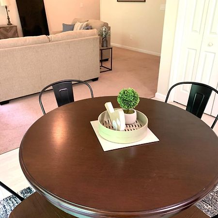Enjoy This Amazing Home With Porch & Grill Near Dt Woodstock Camera foto