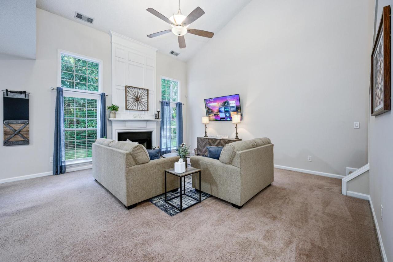 Enjoy This Amazing Home With Porch & Grill Near Dt Woodstock Esterno foto