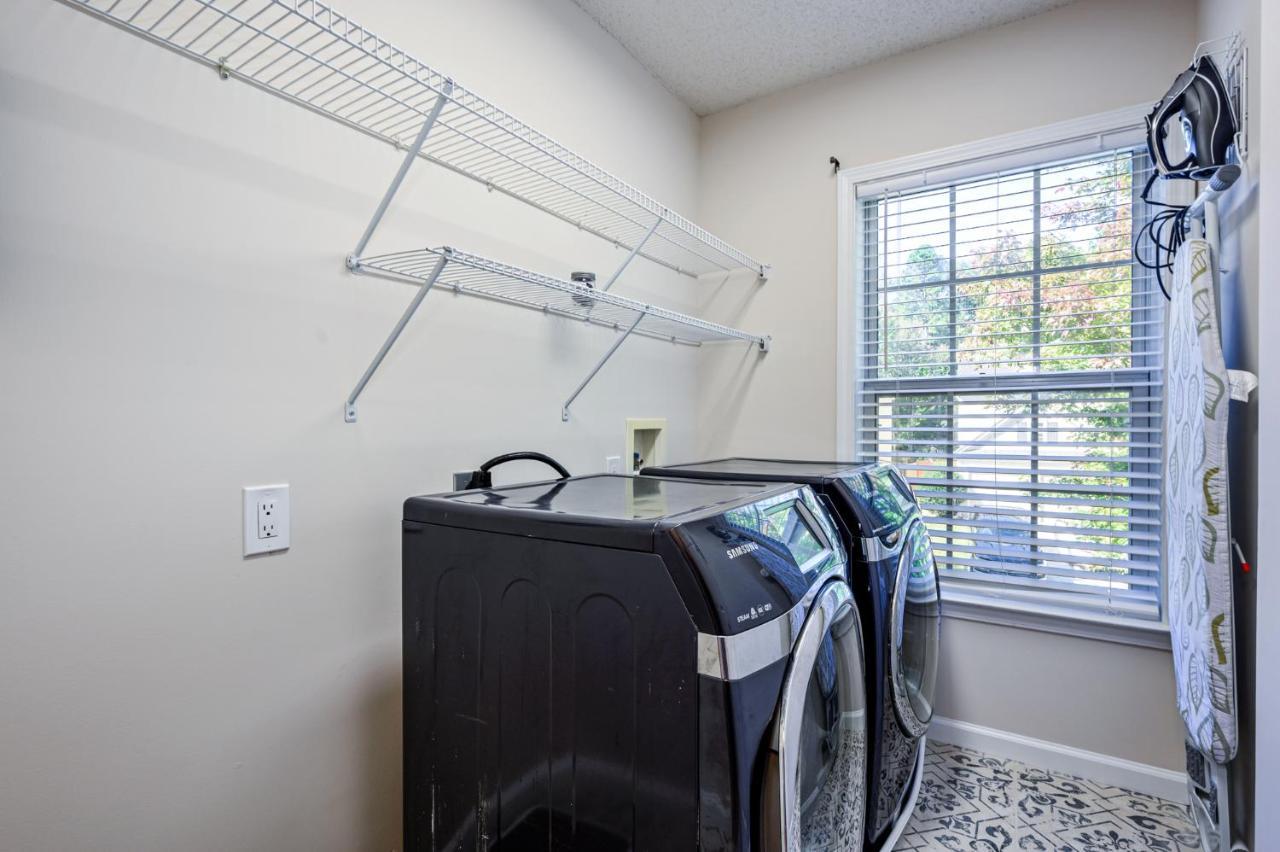 Enjoy This Amazing Home With Porch & Grill Near Dt Woodstock Esterno foto