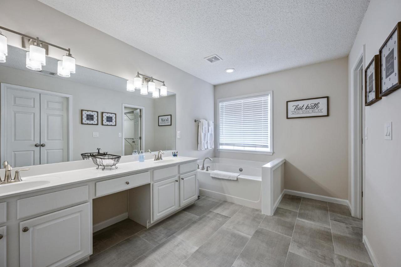 Enjoy This Amazing Home With Porch & Grill Near Dt Woodstock Esterno foto